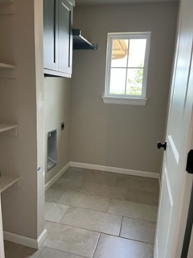 Building Photo - Beautiful New Home!