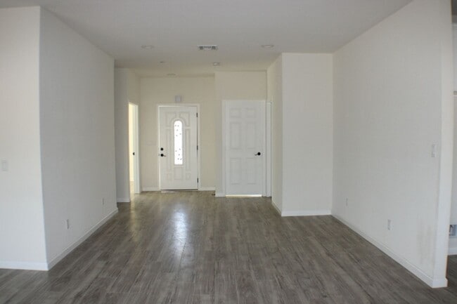 Building Photo - New Construction - 4 Bedroom & 1 Office Room + 3 Bathrooms - Move In Ready!