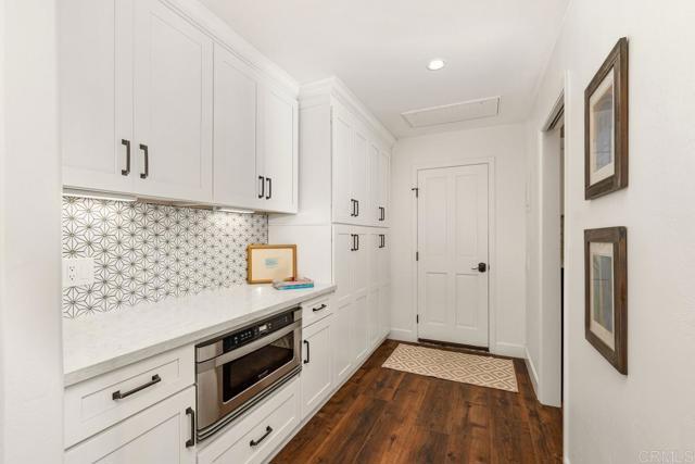 Building Photo - 7401 Luna De Oro