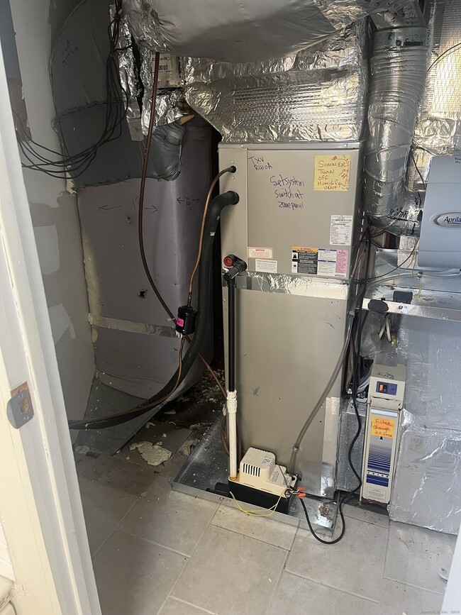 Building Photo - 896 Quinnipiac Ave