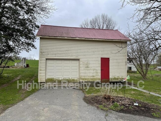 Building Photo - 97 Penn St