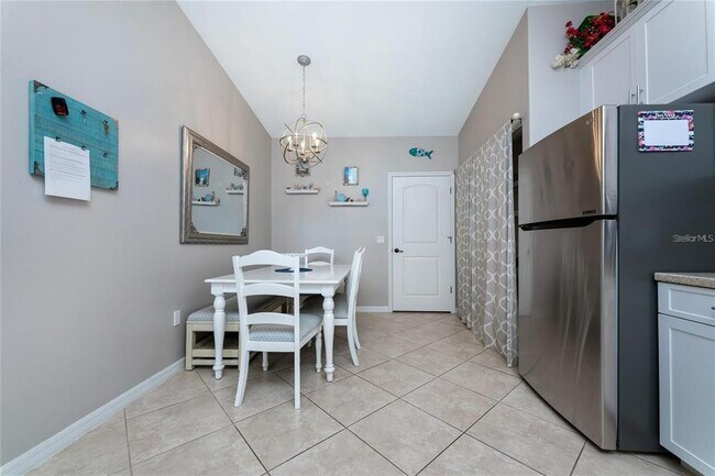 Building Photo - 319 Monaco Dr