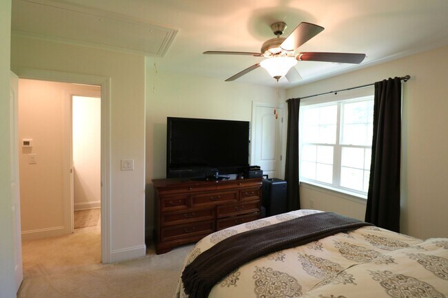 Building Photo - 860 Silver Leaf Dr