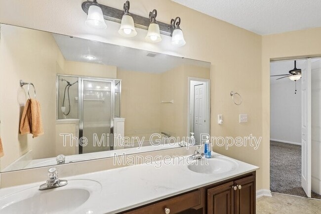 Building Photo - 12387 Anarania Dr