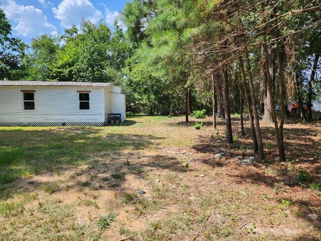 Building Photo - 728 Hudson Rd
