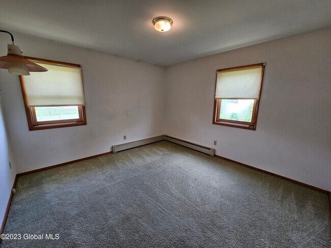 Building Photo - 12 Fisher Ln