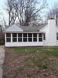 Building Photo - Like New Close to MSU 2 br 2 ba with basement