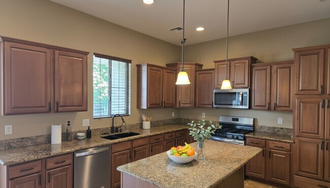 Building Photo - 16758 W Apache St