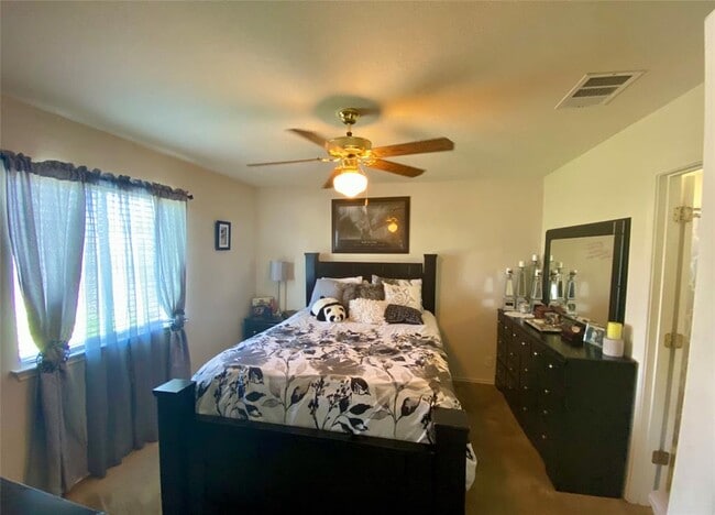 Building Photo - 14420 Cummins Way