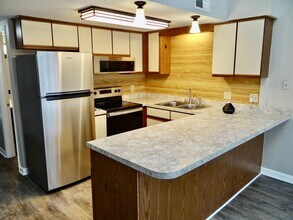 Building Photo - Beautifully Remodeled 2 Bed/2 Bath in Deer Creek @ Deerfield Surfside