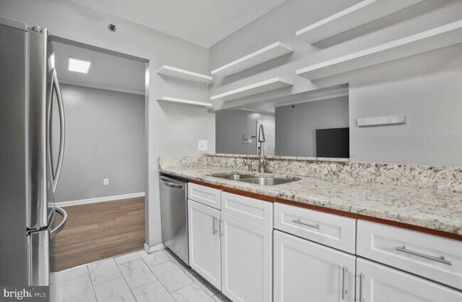 Building Photo - 4 Cedar Valley Pl