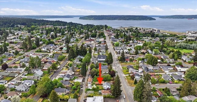 Building Photo - 3bed/1 bath near Point Defiance ** MOVE IN SPECIAL! **