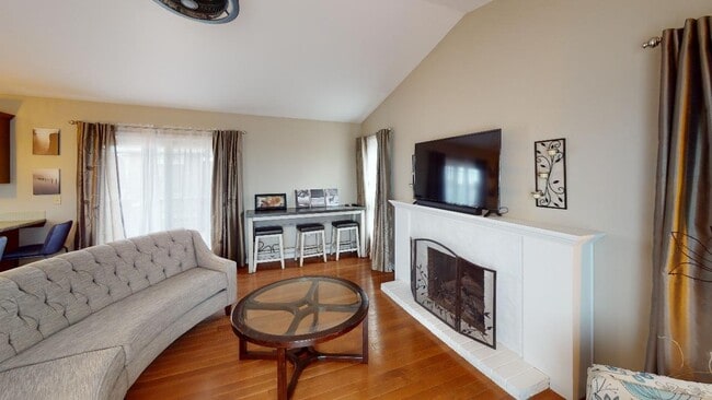 Building Photo - 821 Flormann St