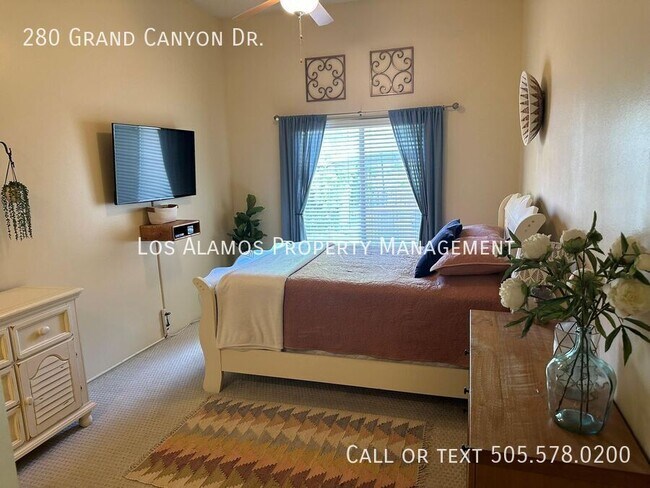 Building Photo - 280 Grand Canyon Dr