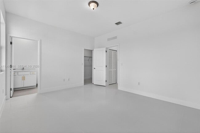 Building Photo - 15441 SW 20 Ln