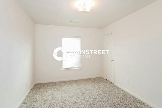 Building Photo - 4 Bedroom Pet-Friendly Home in NEWARK, TX with Main Street Renewal