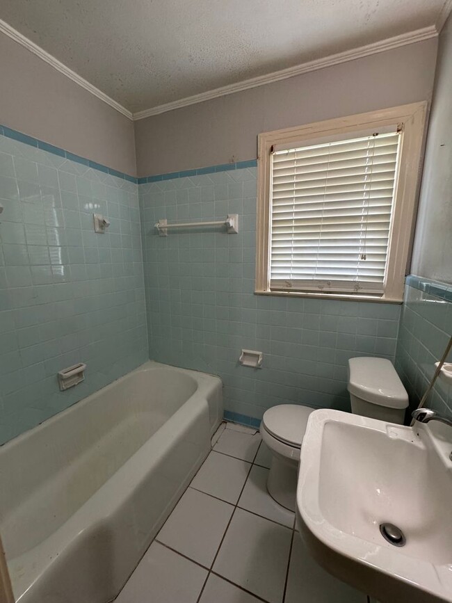 Building Photo - Gorgeous 2 bedroom home in Bossier