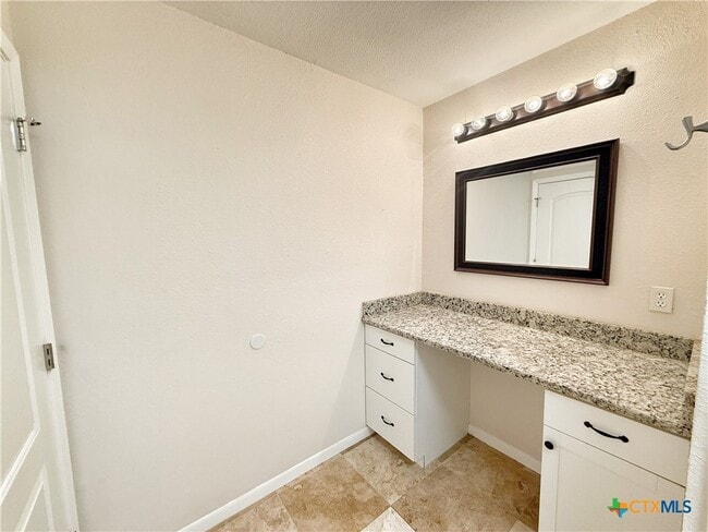 Building Photo - 1541 Cologne Dr