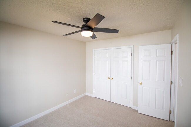 Building Photo - 223 Gregory Dr