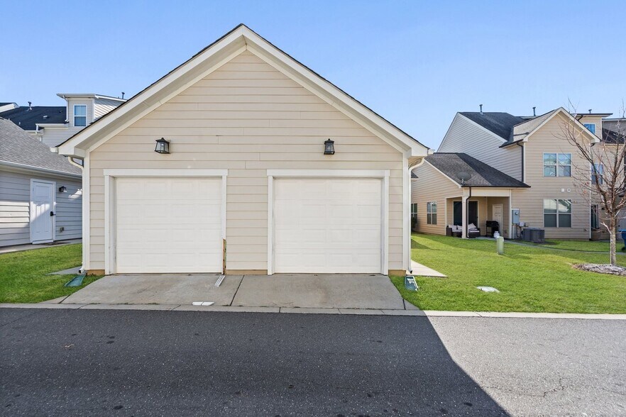 Building Photo - 1616 Pat Garrett St