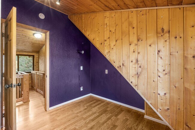 Building Photo - Florissant Home