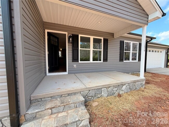 Building Photo - 1296 Micol Rd