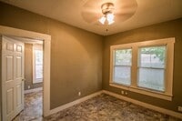 Building Photo - Amazing Home Near Downtown