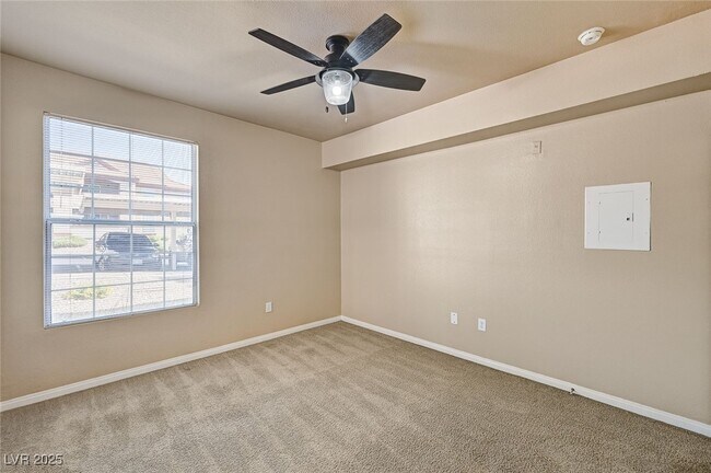 Building Photo - 231 W Horizon Ridge Pkwy