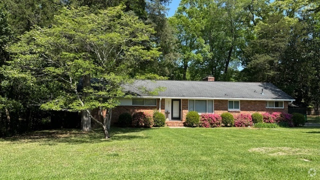 Building Photo - 3311 Northampton Dr