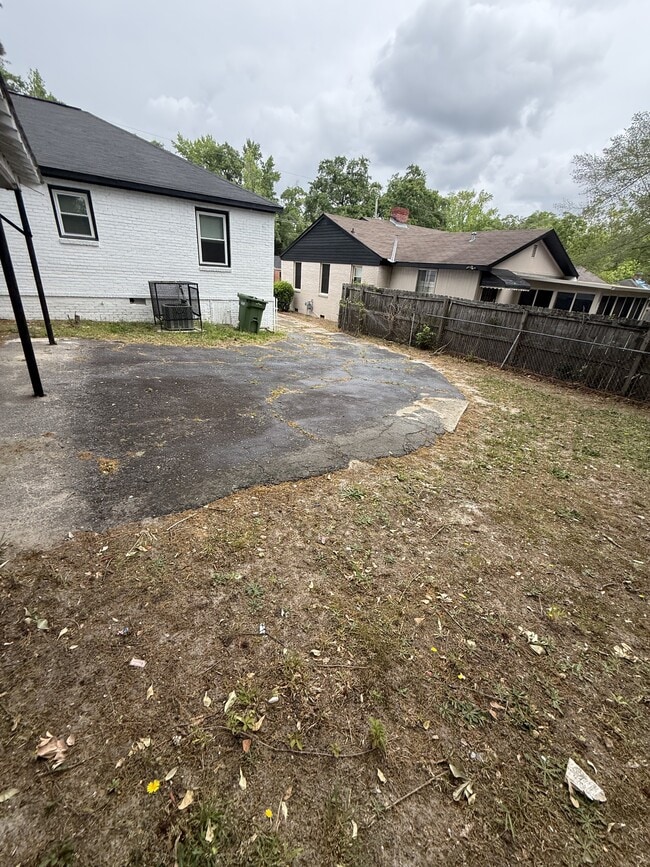 Building Photo - 2822 E Wynnton Ln