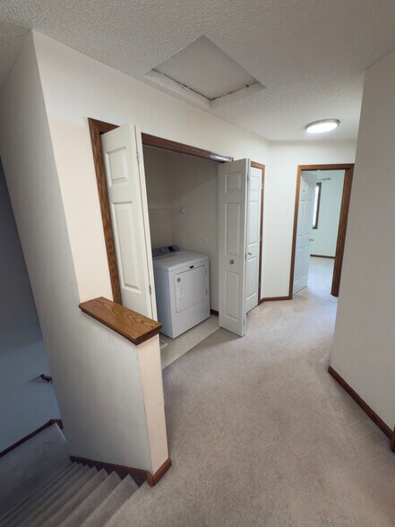 Building Photo - 8647 Quarry Ridge Ln