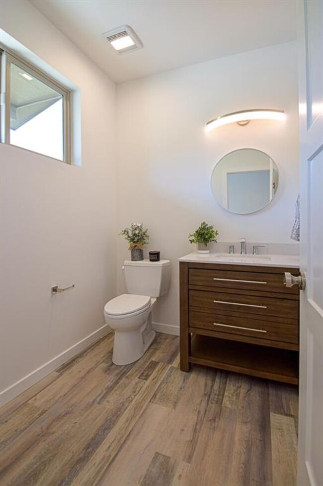Building Photo - New South Hills Duplex Stunner!
