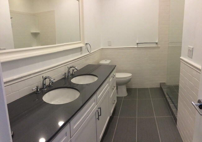 Master Bathroom - 11820 Mayfield Ave