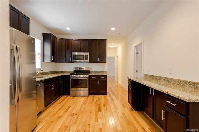 Building Photo - 408 N Robinson St