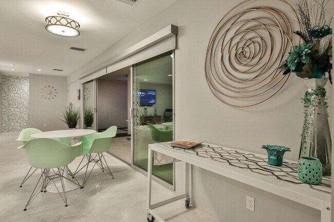 Building Photo - 47956 Silver Spur Trail