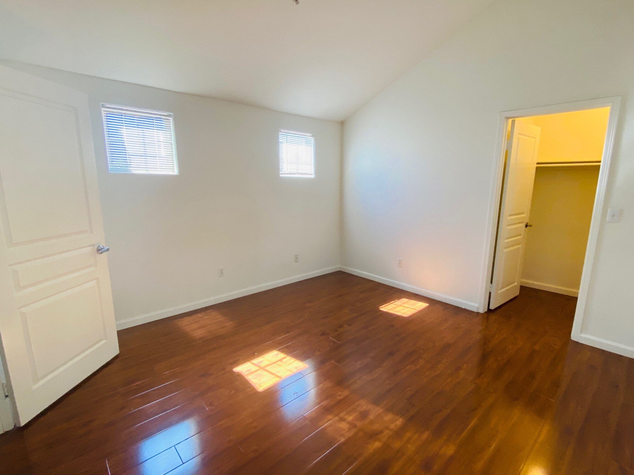 Building Photo - 305 W Newby Ave