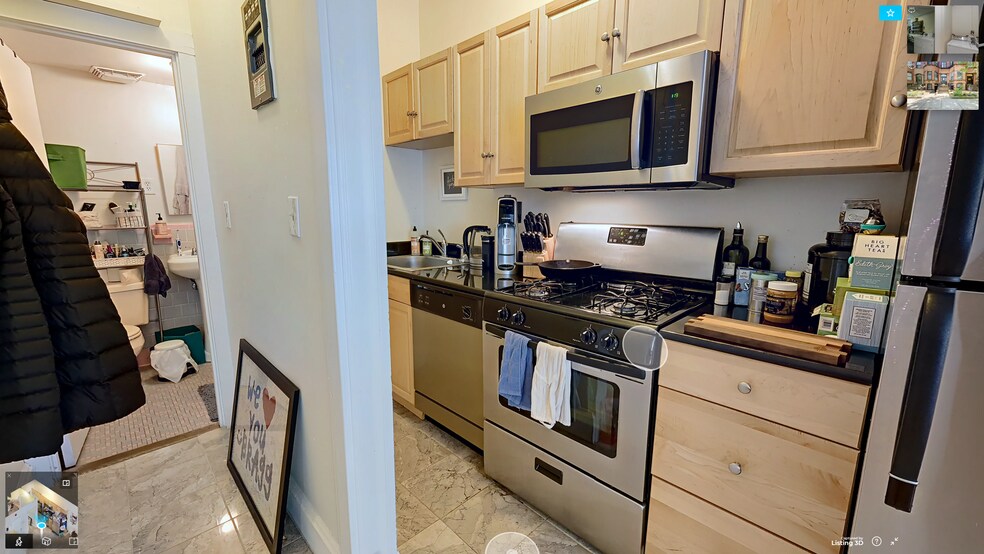 Building Photo - 1059 Beacon St