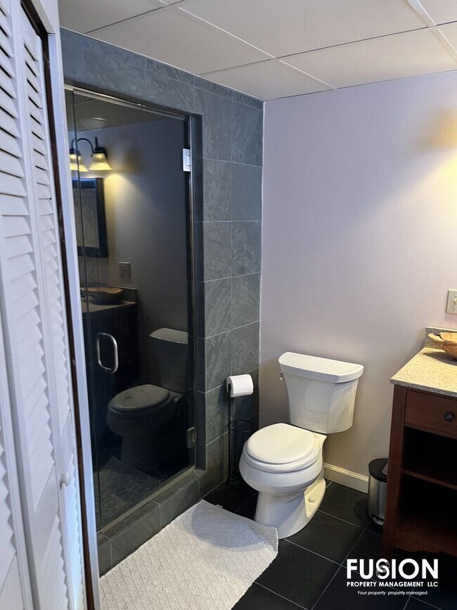 Building Photo - Fully Furnished Rental w/Steam Room & Sauna!