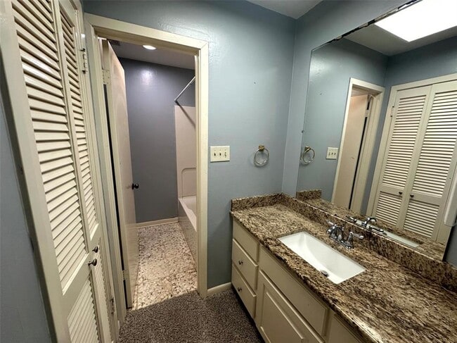 Building Photo - 132 La Quinta Dr