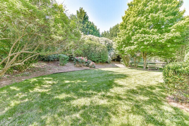 Building Photo - 16829 Hampton Trace Rd