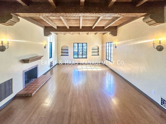 Building Photo - 601 Termino Ave