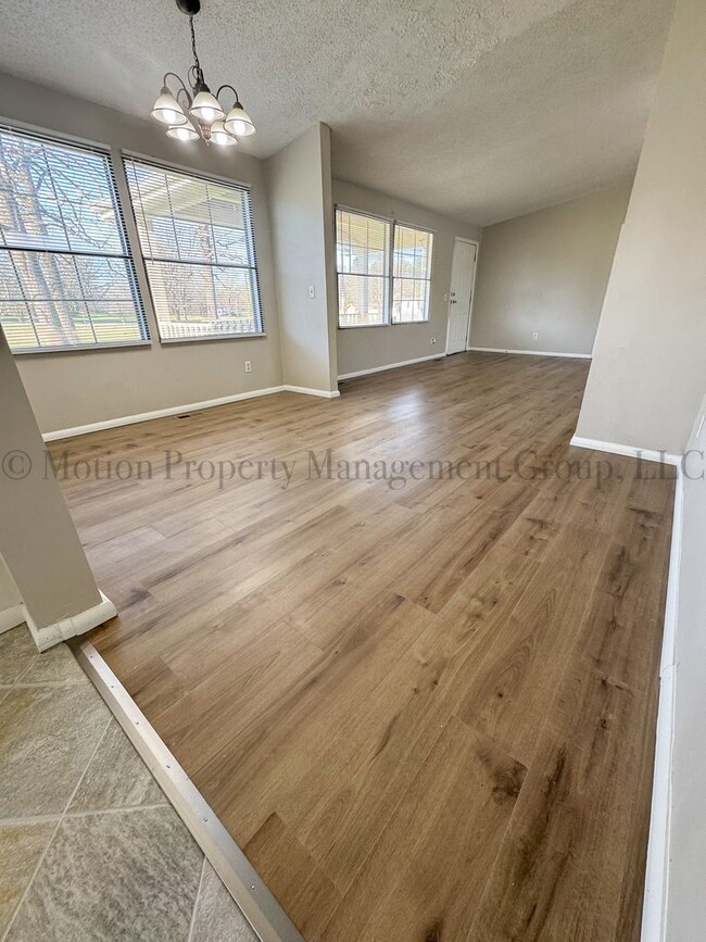 Building Photo - 21 Amy Ln