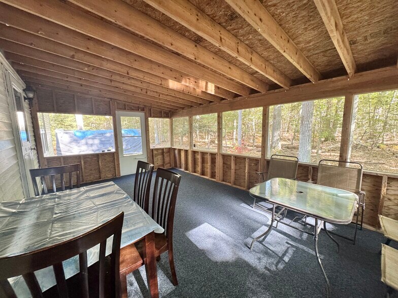 Building Photo - 24 Oakwood Ln