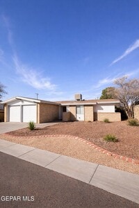 Building Photo - 3425 E Glen Dr