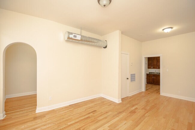 Building Photo - 262 W 26th St