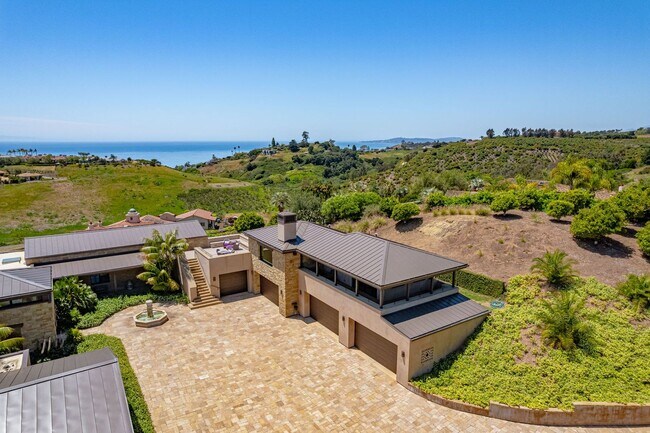 Building Photo - Tuscan Dream Villa in Summerland — Ocean Views, Orchard Serenity, Fully Furnished Retreat
