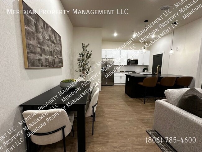 Building Photo - 5912 Erskine St