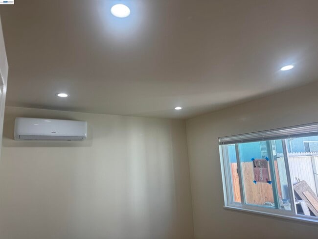 Building Photo - 1632 Wayne Ave