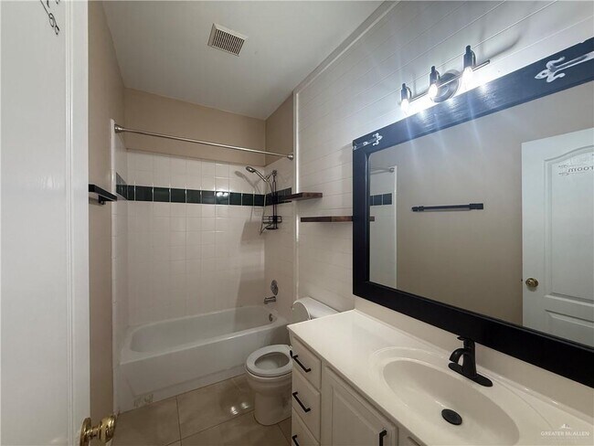 Building Photo - 35 Wisteria Dr