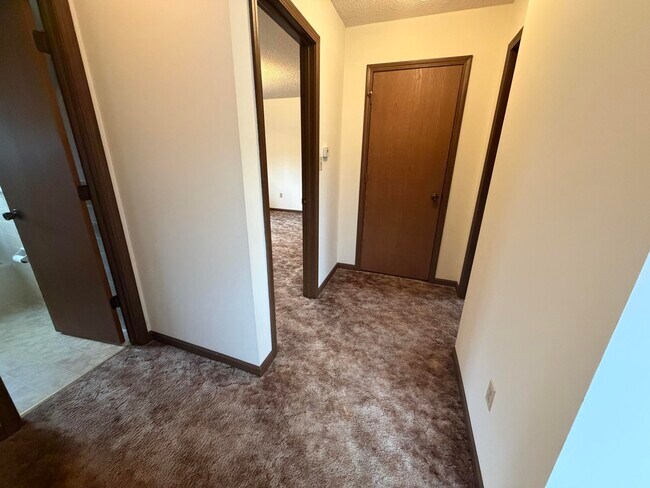 Building Photo - 2205 Warwick St